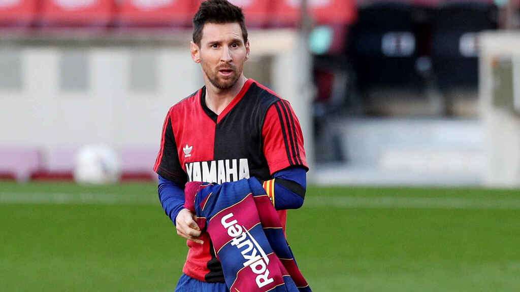 messi con la camiseta de newells